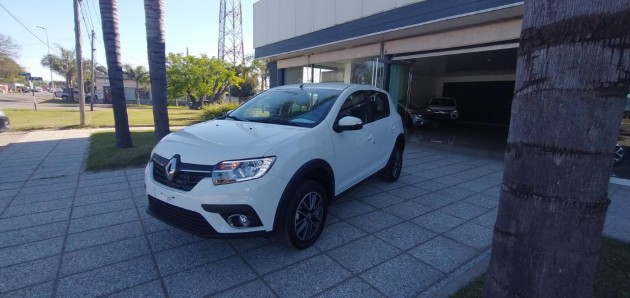 Renault SANDERO INTENS CVT
