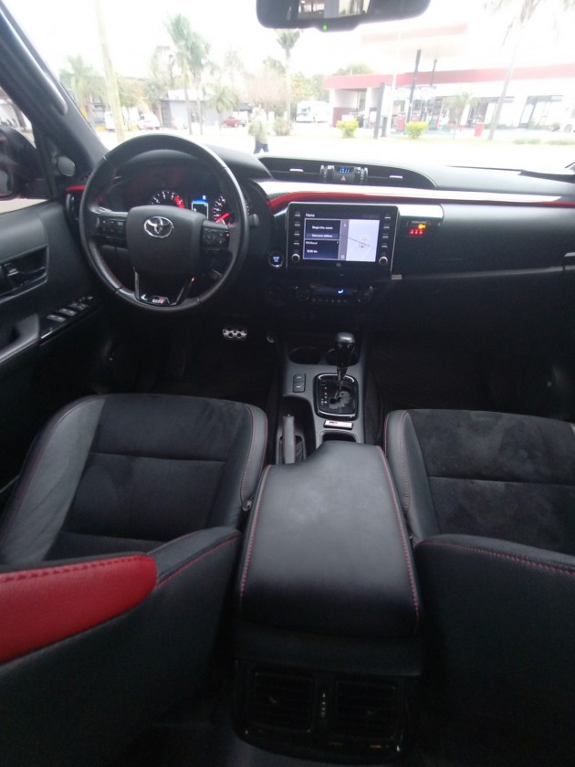  HILUX GR-S 3 4X4 AT