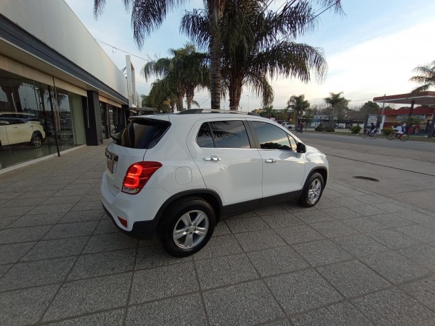  TRACKER PREMIER MT
