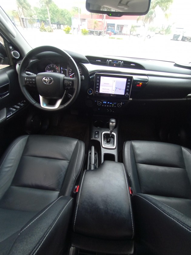  TOYOTA HILUX SRX 4X2 AT