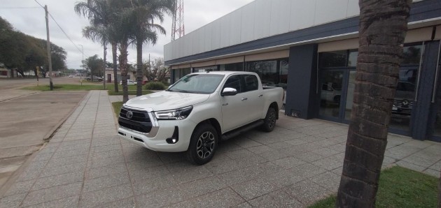 Toyota HILUX SRX 4X2 AT