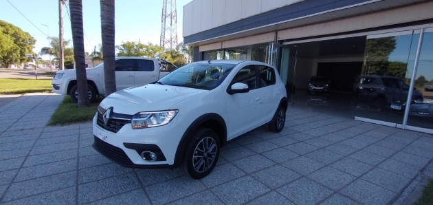 Renault SANDERO INTENS CVT