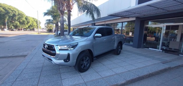 Toyota HILUX SRV 4X2 AT