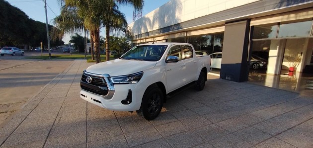 Toyota HILUX SRV 4X2 AT