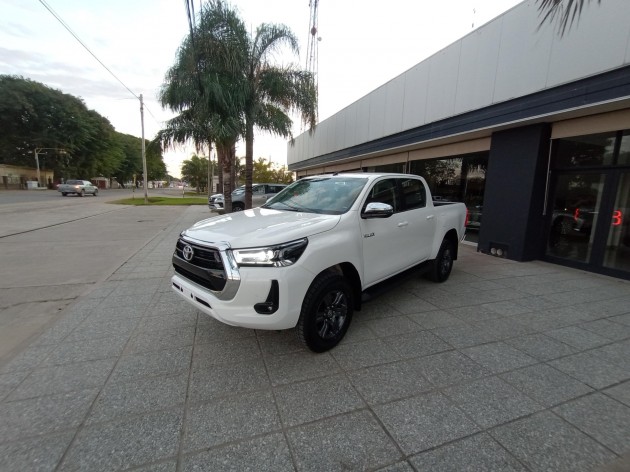 Toyota HILUX SRV 4X2 AT